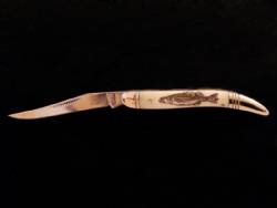 Scrimshaw Medium Folding Knife