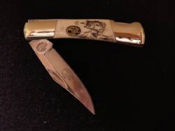 Scrimshaw Large Folding Knife
